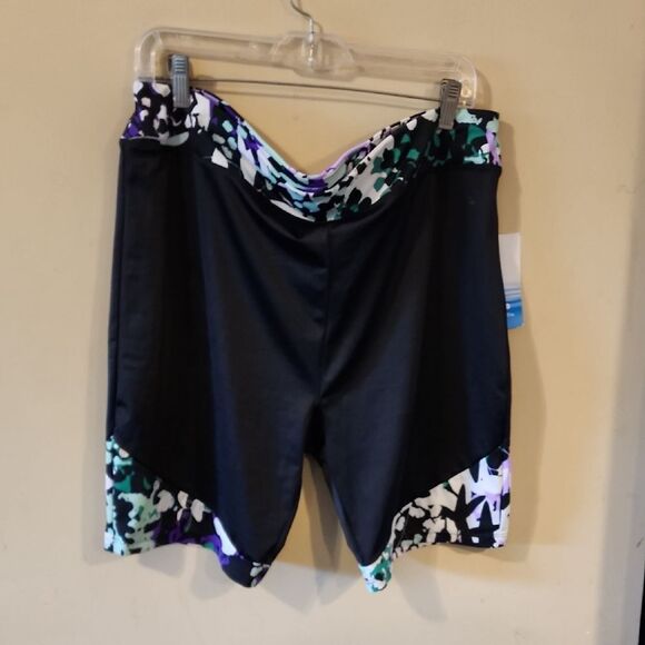 Women's Black and Multicolor Patterned Shorts - Picture 1 of 1